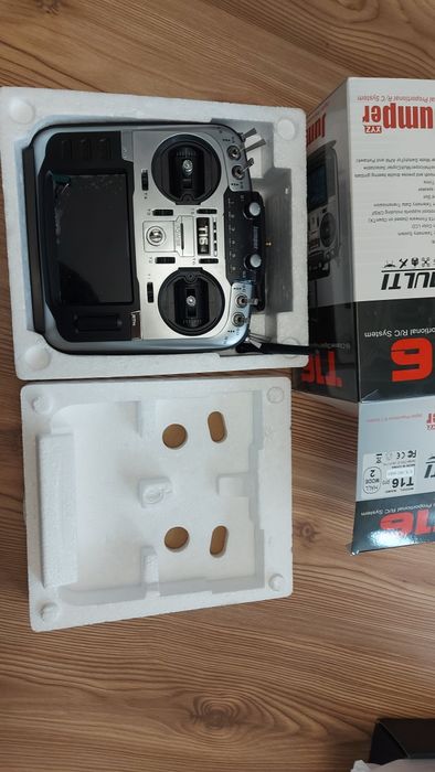 Jumper T16pro Multiprotocol + 4Ch Receiver