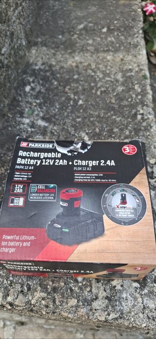 Зарядно и акумулаторн батерия 12V 2Ah+акумолаторна батерия 12V 4Ah PARKSIDE