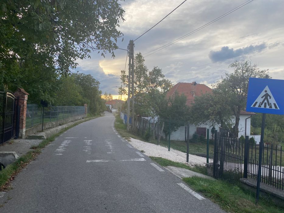 Teren intravilan 986 mp în Mărcuși – Câmpulung Muscel | vedere superbă spre munți | ideal casă de vacanță / retreat