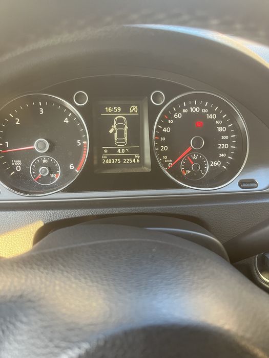 Vw pasat 1.6 model 2011,disel