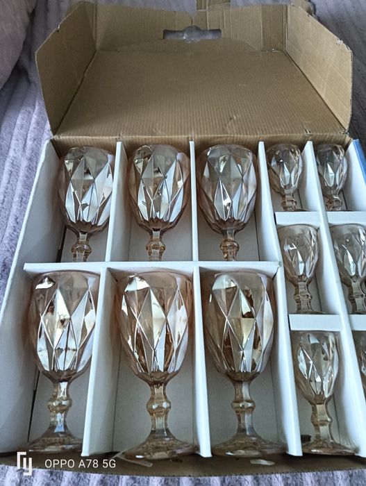 Фужеры  и рюмки.