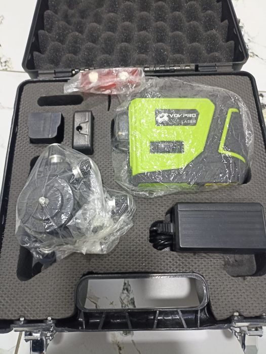 Лазерный уровень ( 3d 12 линии)