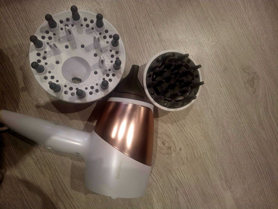 Продавам сешоар Philips Sense