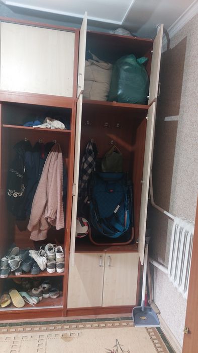 Прихошка гардироб мебель