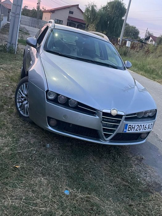 Vând mașină Alfa Romeo 159