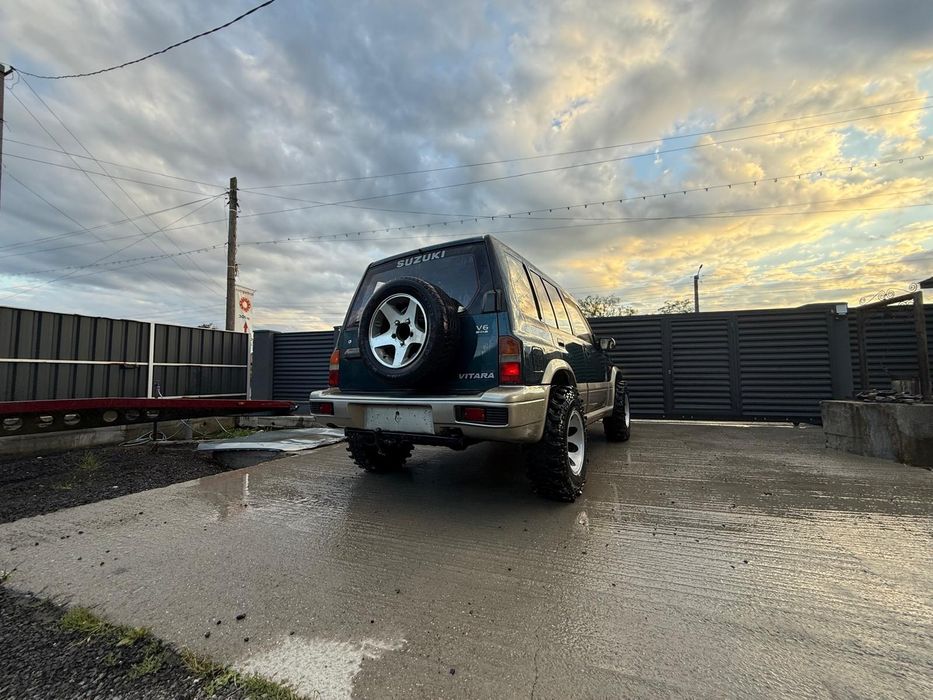 Suzuki Vitara 2.0 V6 cu 4x4 ,  greu-usor