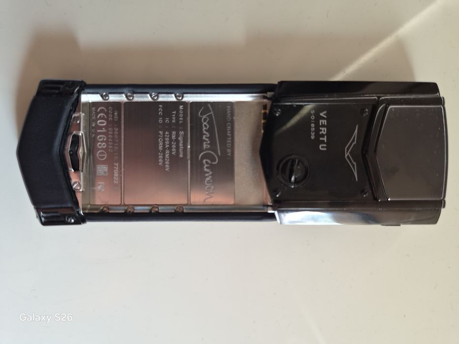 Vertu  Signature