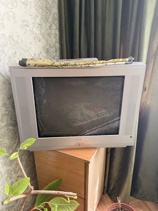 Телевизор старый