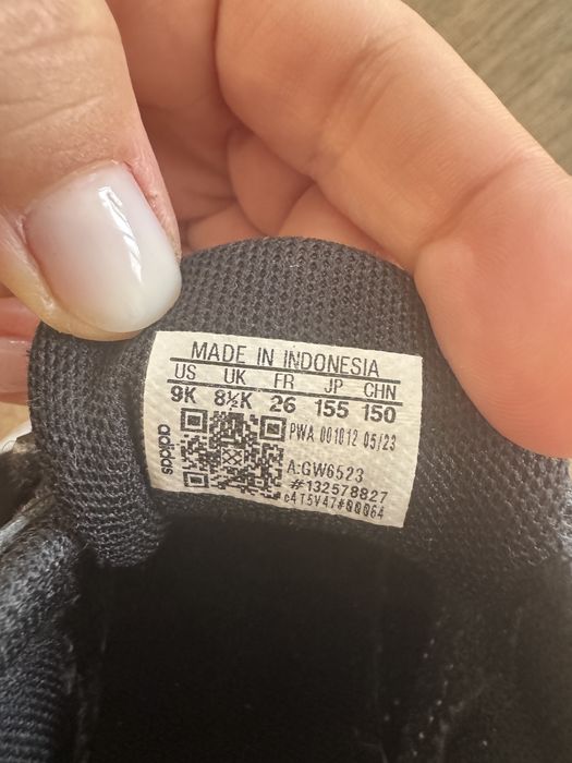 Маратонки Adidas 26