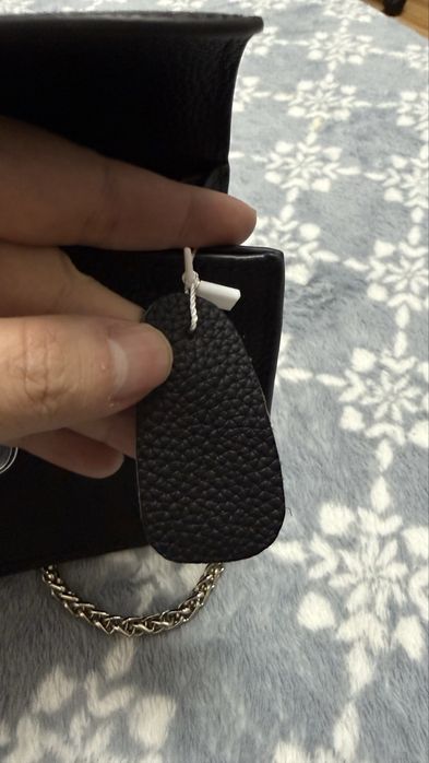 Продам новую кожаную сумку.