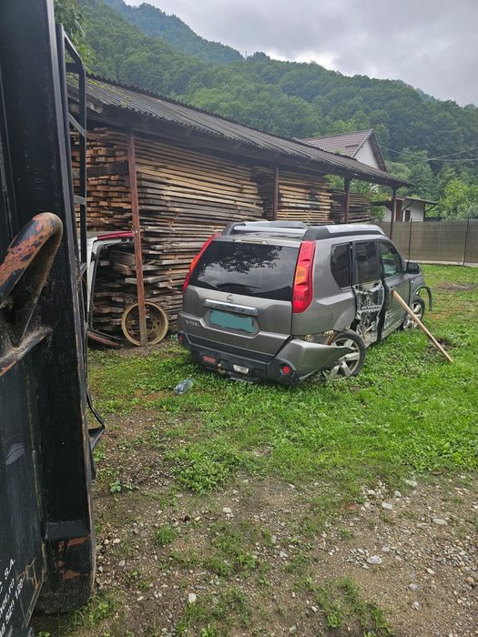 Nissan x trail avariat