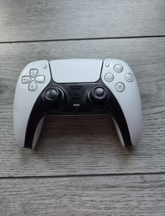 PS5 DualSense джойстик – много добро състояние