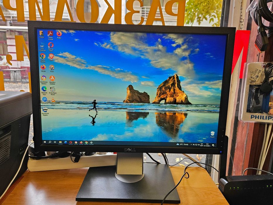 Монитор DELL P2210 Professional – Доказано японско/американско качество, перфектен за работа и офис