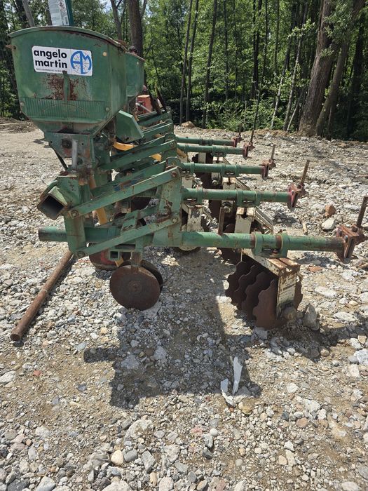 Vând prășitoare tractor