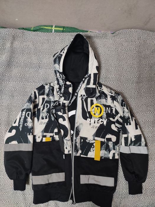 Осенняя двухсторонняя куртка на мальчика