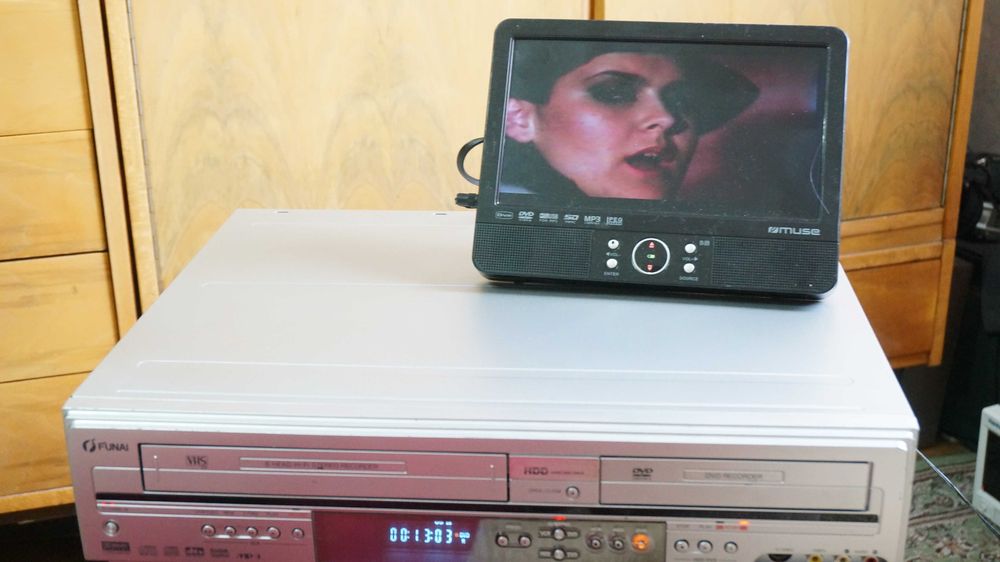 Triplu DVD recorder combo cu HDD si VHS FUNAI model HDR-A2635 Cluj