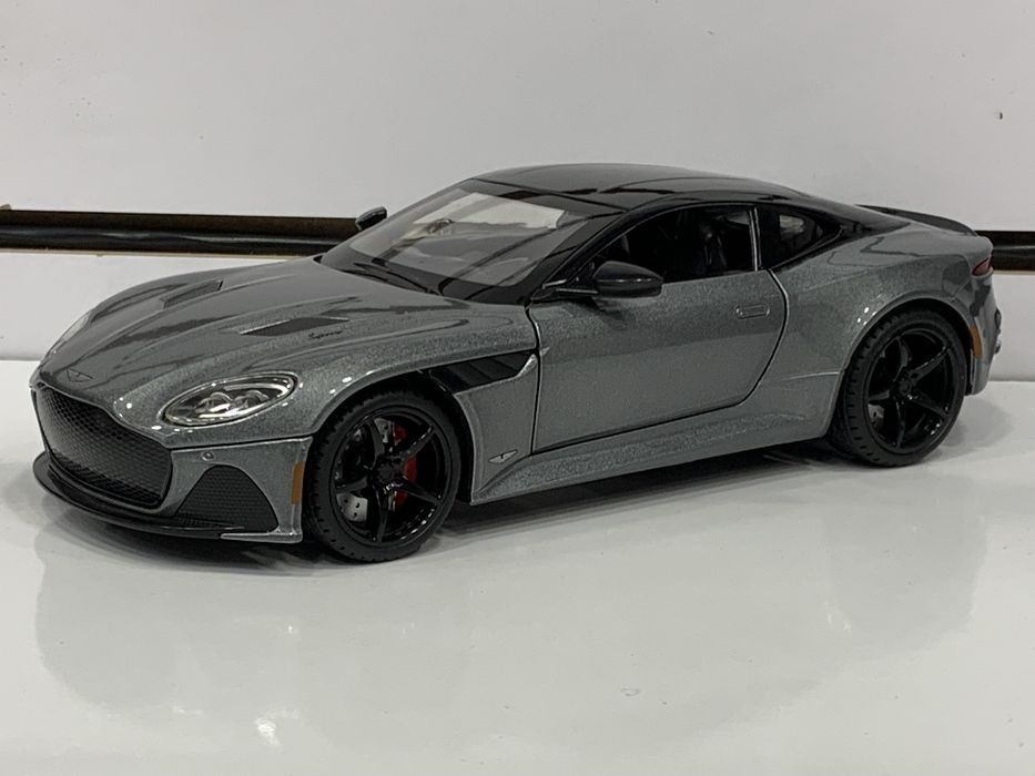 Modelka Aston Martin DBS Superleggera 1:24