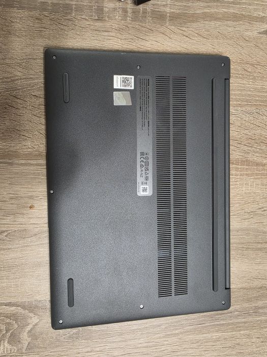 Vând laptop Lenovo