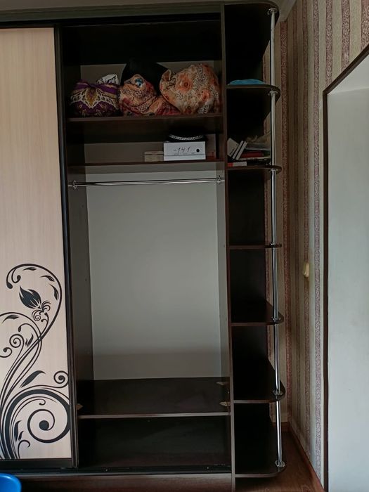 Срочно!Шифоньер сатылады.