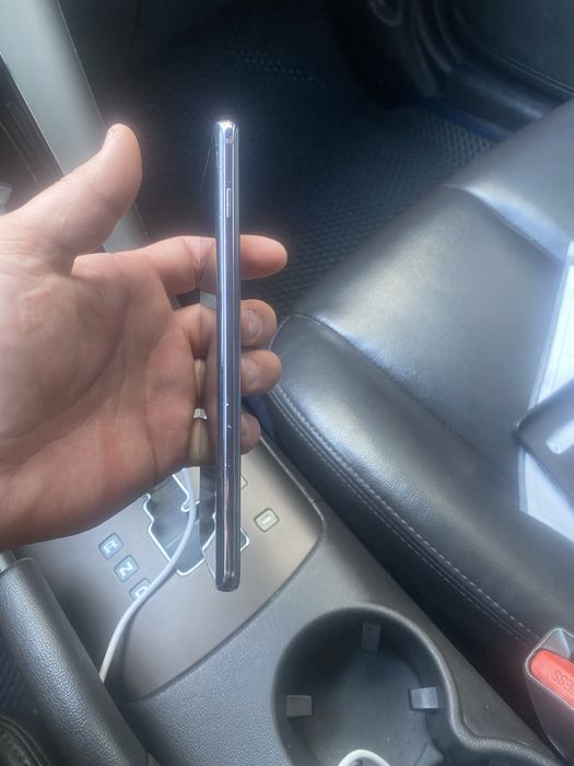 Продам самсунг с10