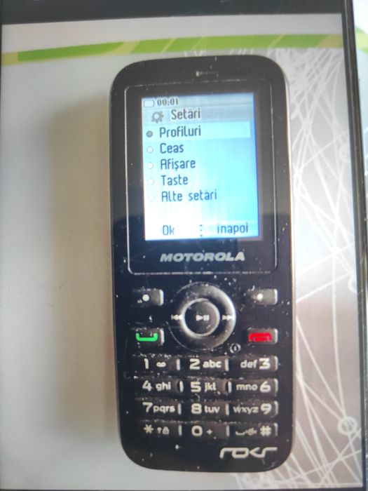 Telefon Motorola cu camera, mic, compact, robust, practic