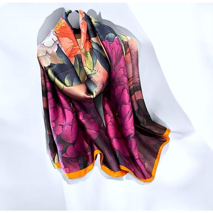 Луксозени голями сатенени шалове в различни цветове и десени