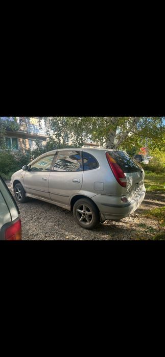 Продам Nissan tino