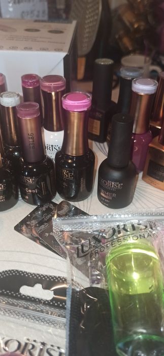 Vând oje senipermanente noi