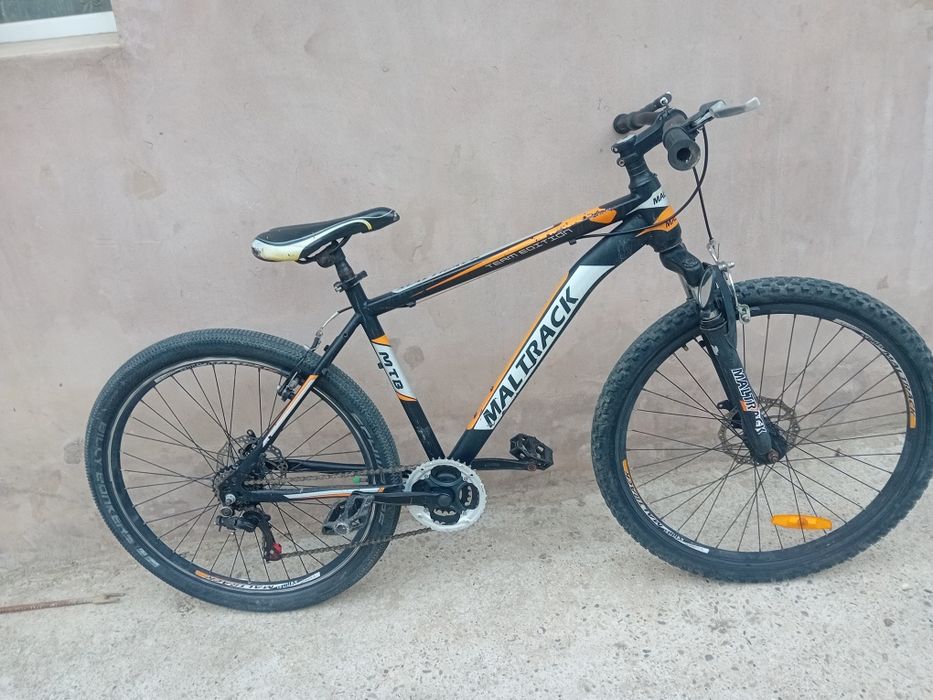 Bicicletă 26 inch, perfect funcțională + piese schimb