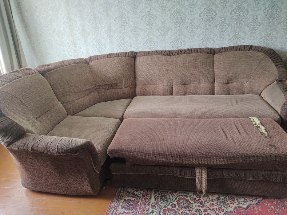 Продам углогой диван. Цена 20.000