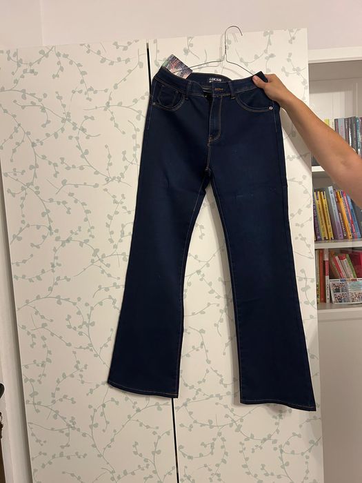 Vând pantaloni blugi