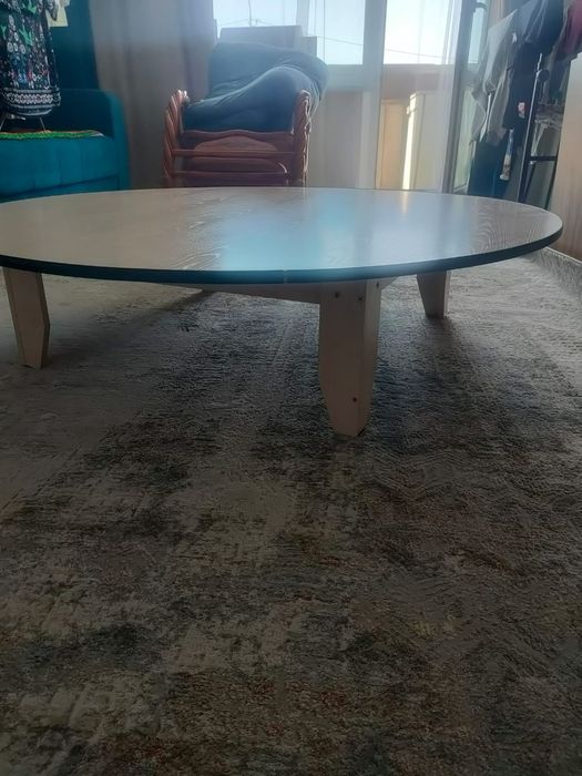 Казахский, круглый стол