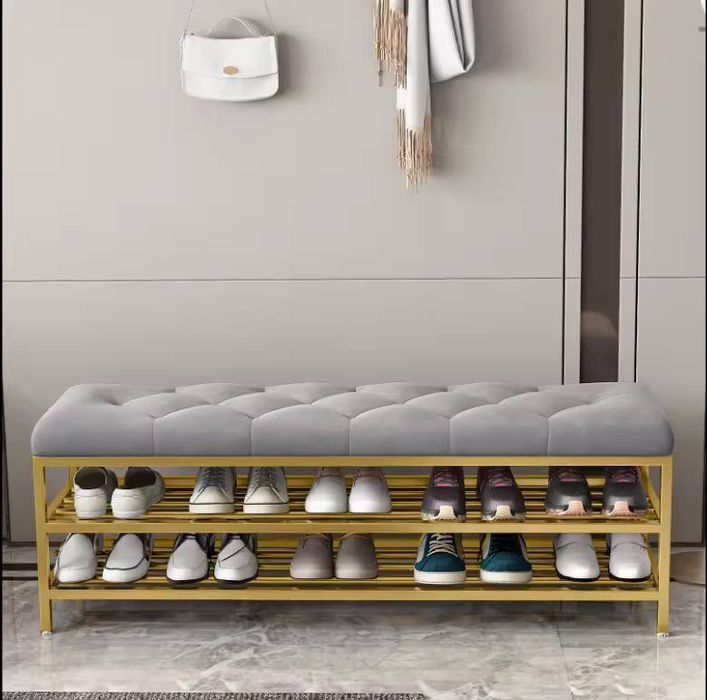 Обувница-скамья с мягким сиденьем и золотым каркасом