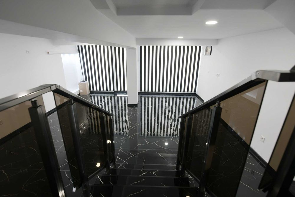 Продава се Магазин в Казанлък - 90 кв.м за 2556 €/кв.м - Снимка #5