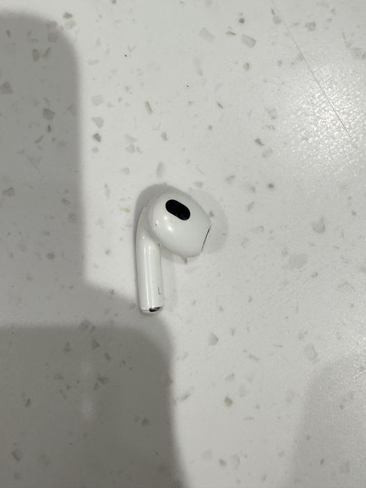 Левое Ухо Airpods 3