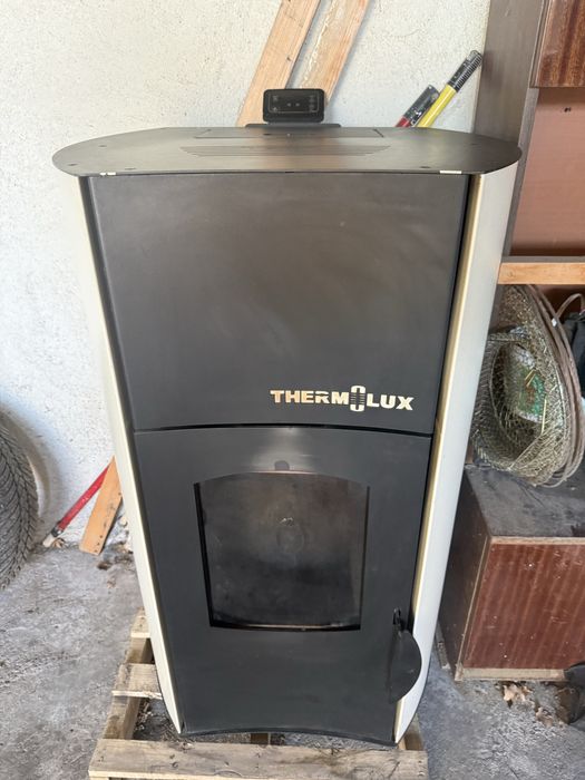 Продавам пелетна печка Thermolux с водна риза – 25 kW