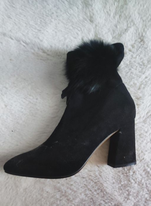 Botine-negre. Cu pufulet