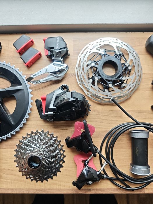 Groupset SRAM Rival AXS 12x2 • NOU