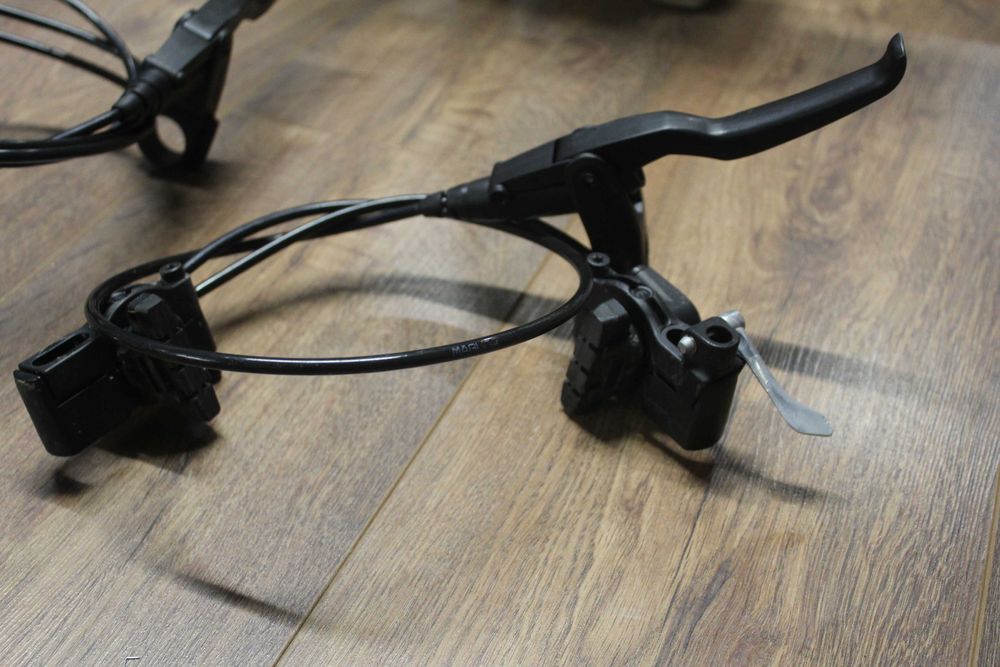 Set manete frane hidraulice Magura pe saboti