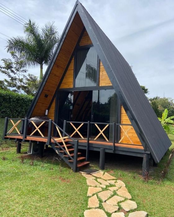 Cabane tip A frame la gata