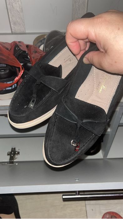 Детский аяқ киімдер сатылады.