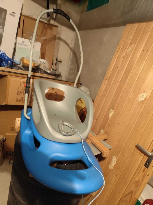 Продавам детска шейна Snow Scooter