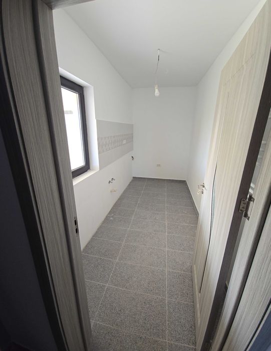 Proprietar vand casa individuala, pe parter, 3 camere, la asfalt 504mp