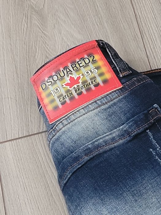 Blugi dsquared2(marimea-M)