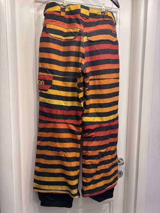 Vand costum Burton  (pantaloni +Geaca)