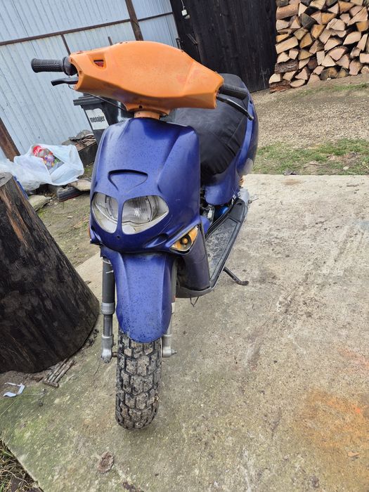 Vând sau schimb scuter aprilia rally