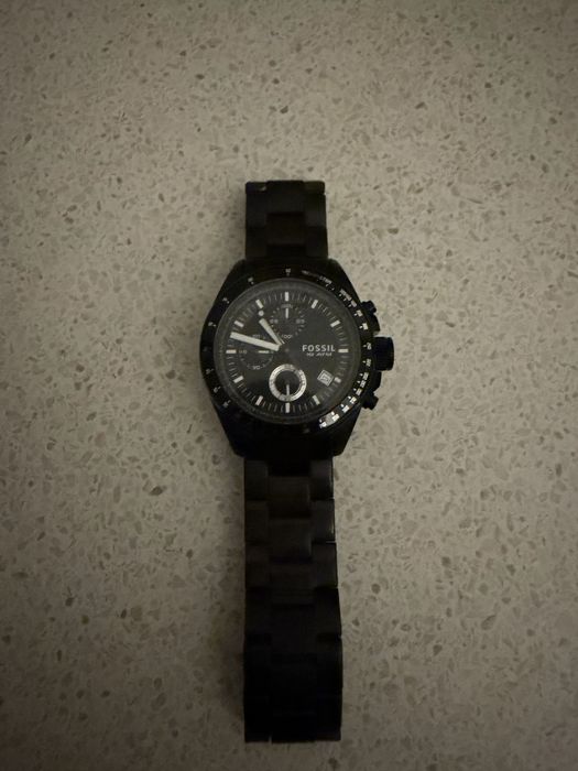 Ceas fossil negru