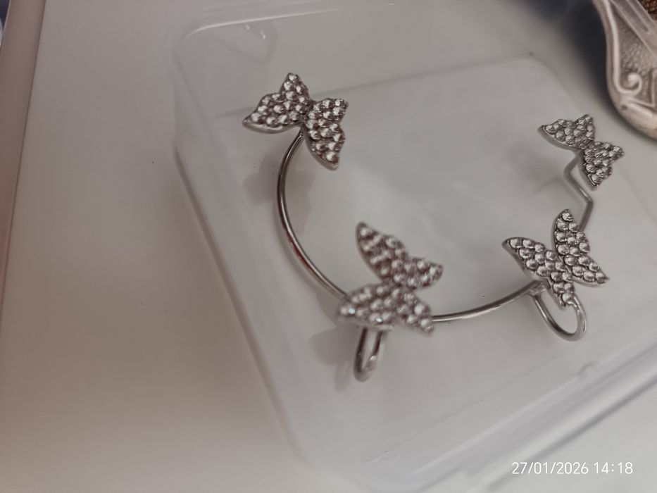 Accesoriu pentru ureche