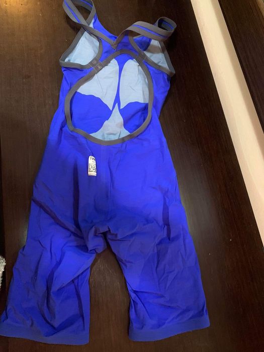 Бански карбонов Arena