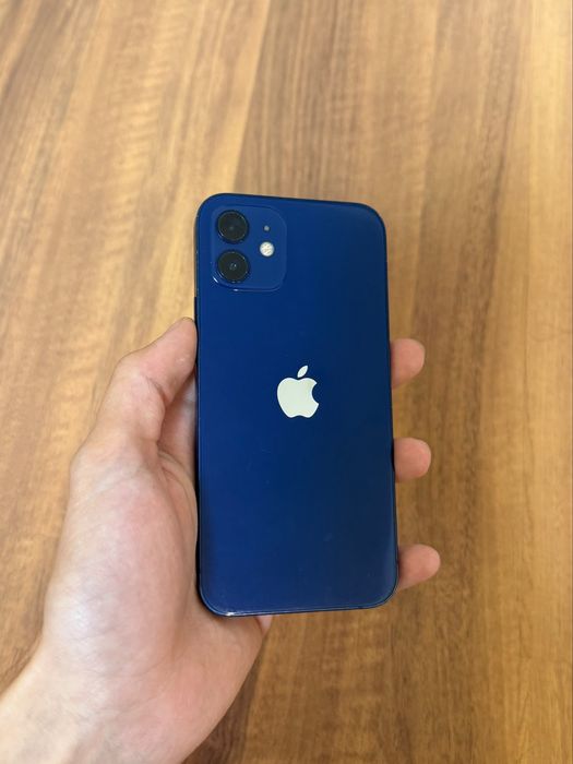 В продаже iPhone 12